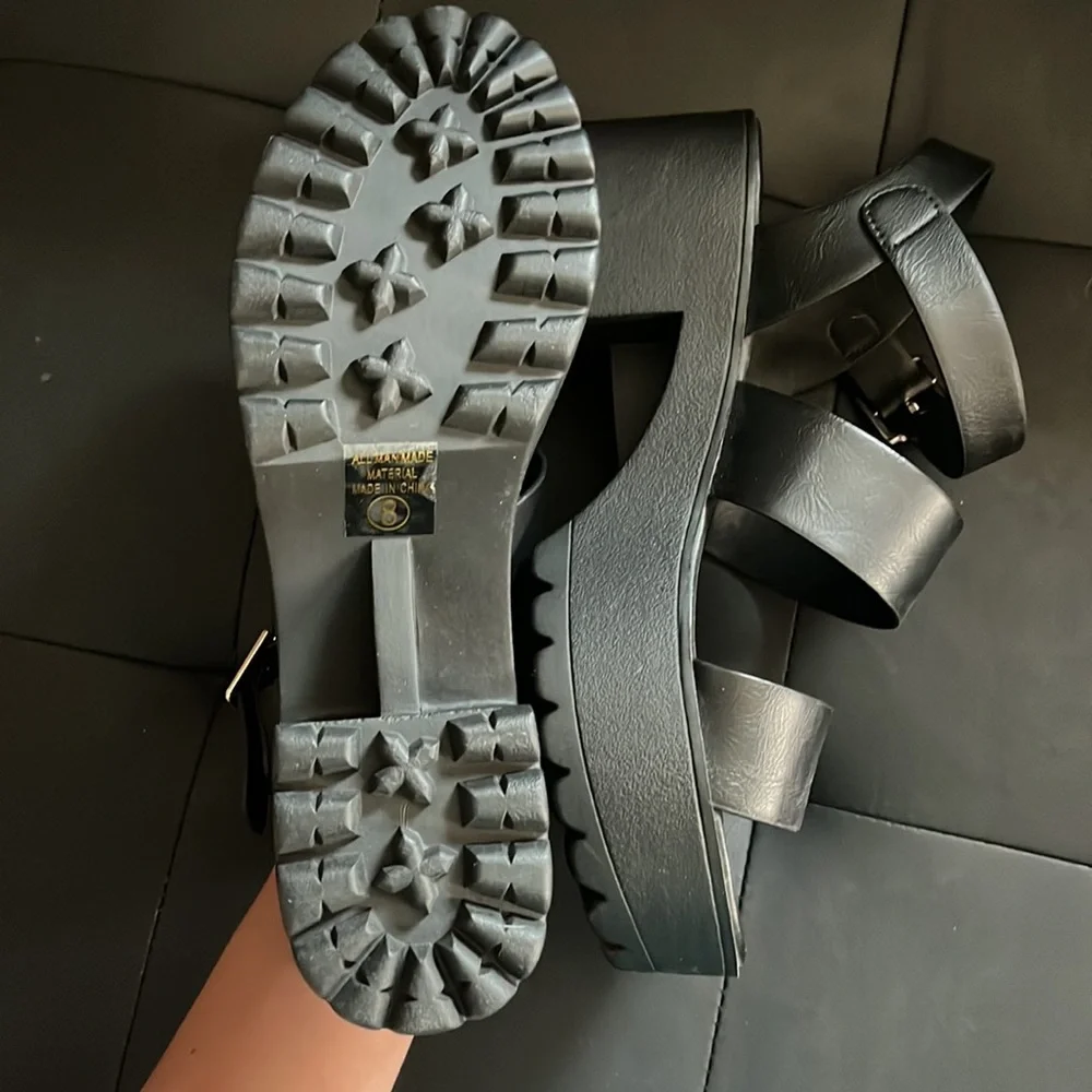 SODA Size 8 Lug Sole Ankle Strap Womens Platform Sandals.